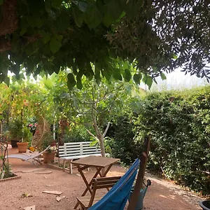 Joli Studio Indépendant, Avec Extérieur Verdoyant à Hyères