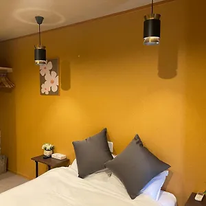 東岸hotel ホームステイ 大阪市