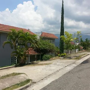  Apartment Signature's 21 At The Country Club Jamaica